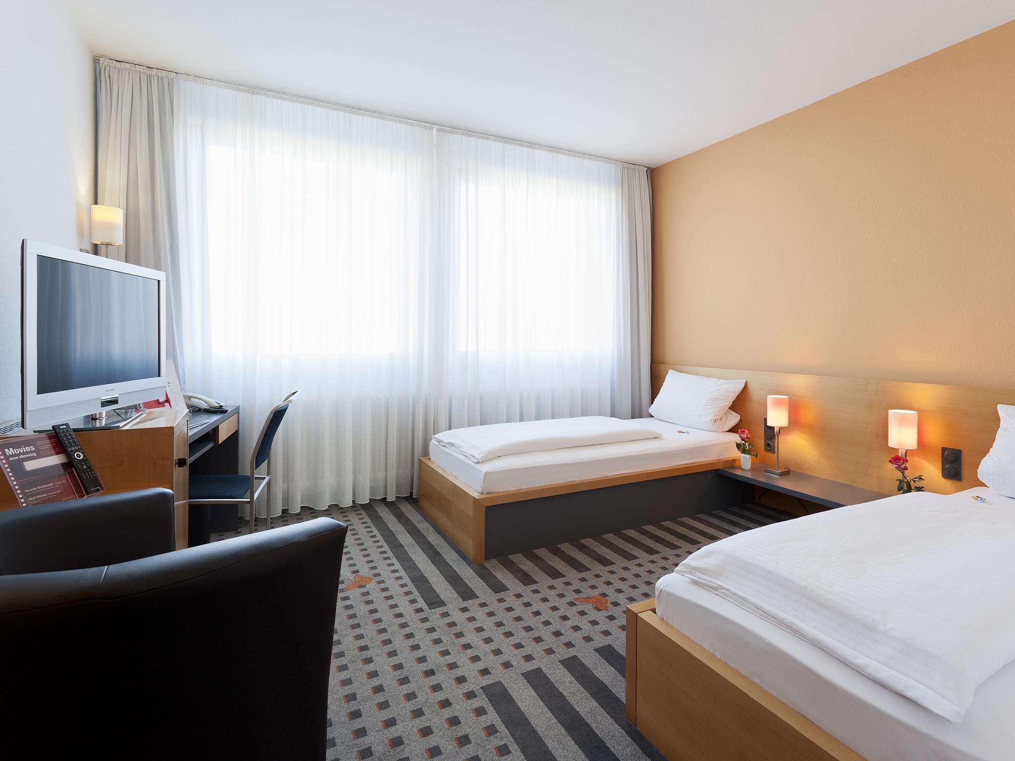 Best Western Hotel Am Europaplatz Koenigsbrunn Ngoại thất bức ảnh