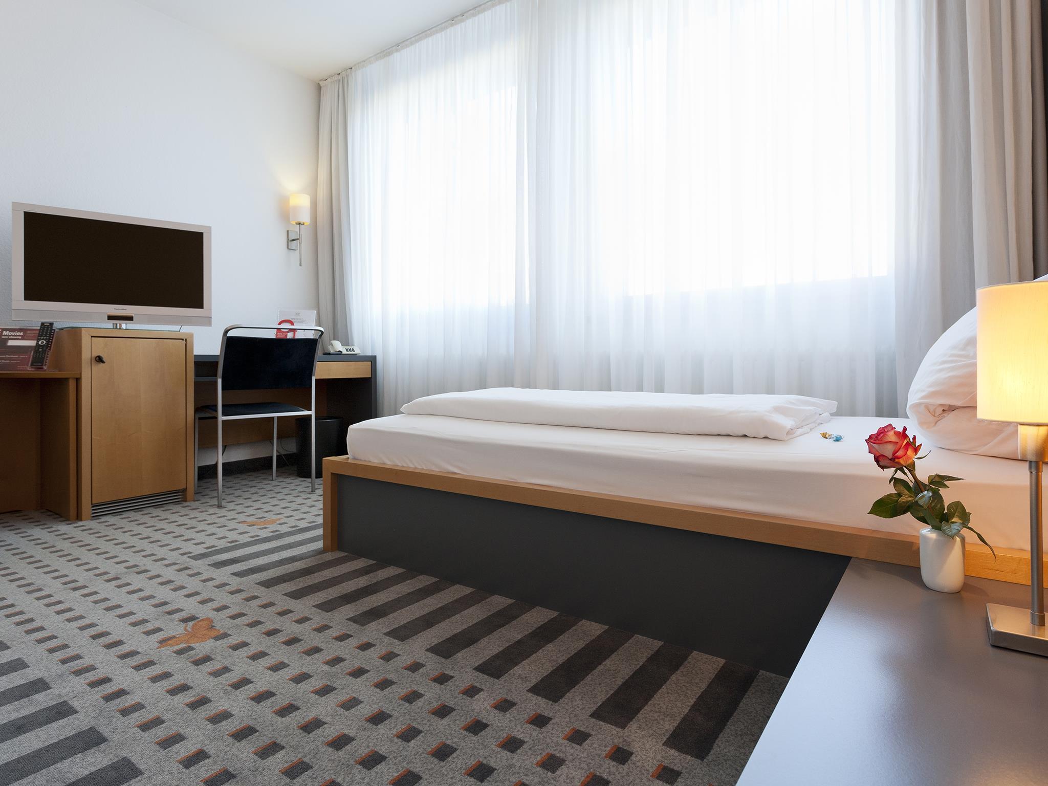 Best Western Hotel Am Europaplatz Koenigsbrunn Ngoại thất bức ảnh