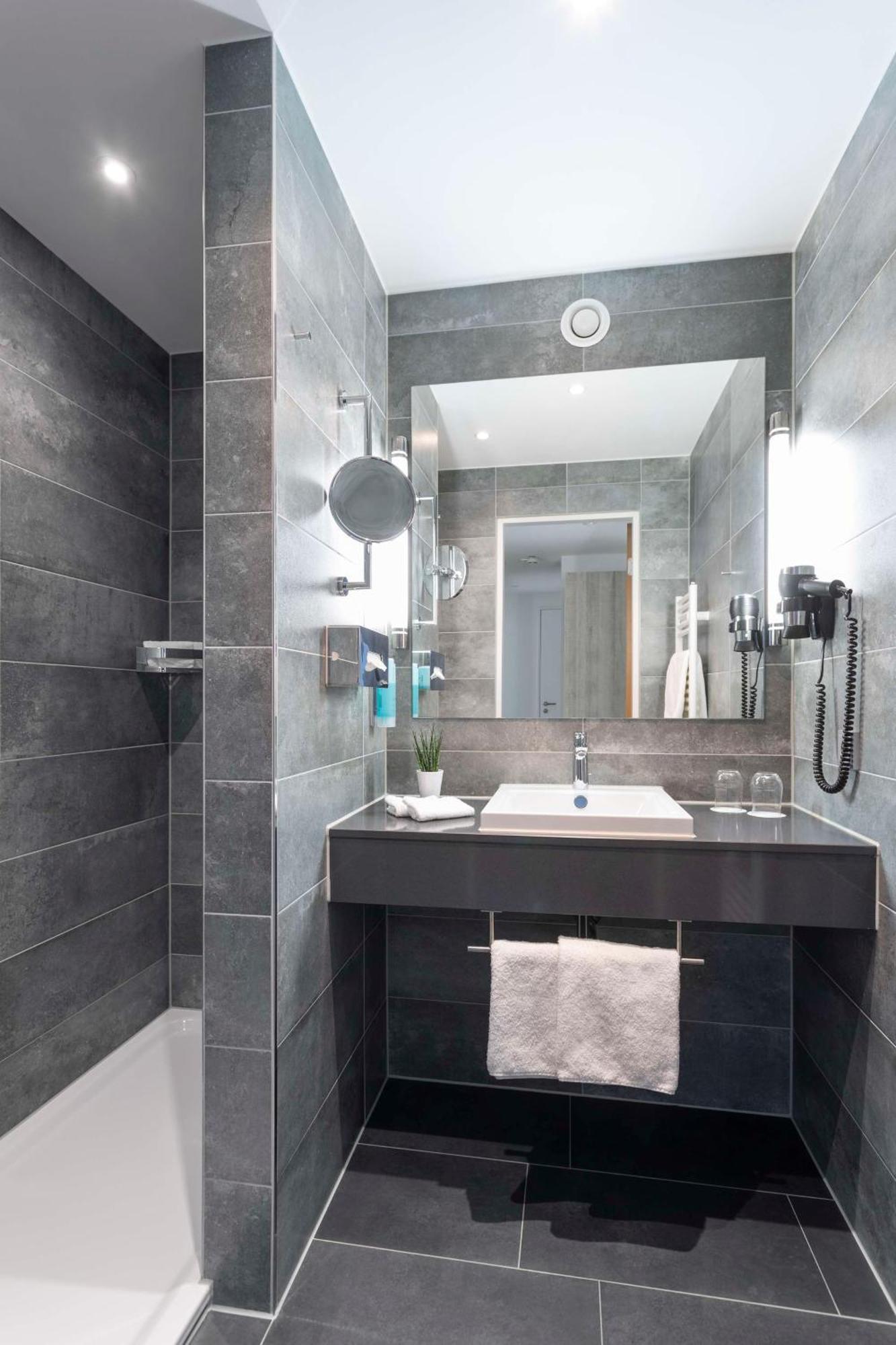Best Western Hotel Am Europaplatz Koenigsbrunn Ngoại thất bức ảnh