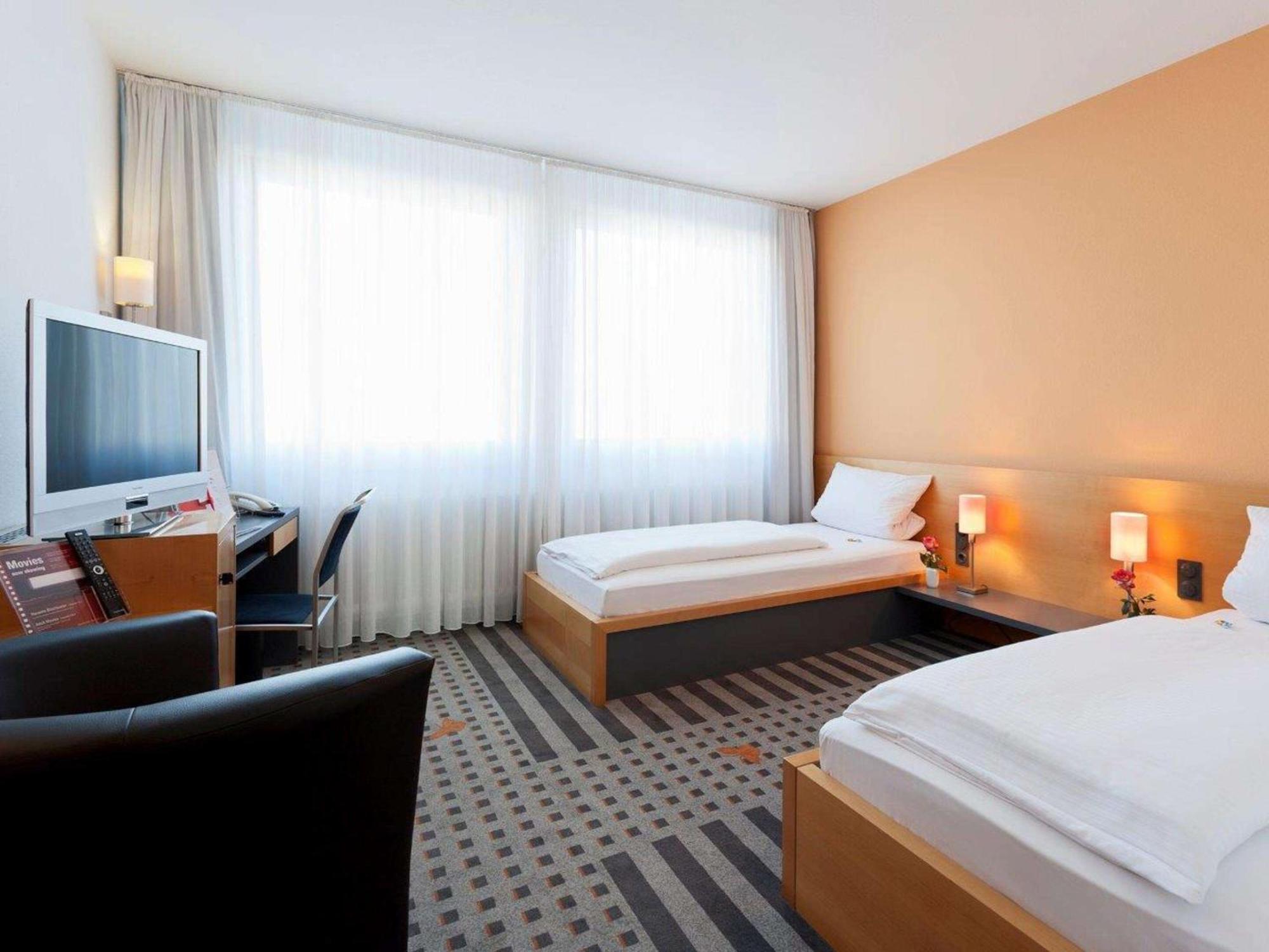 Best Western Hotel Am Europaplatz Koenigsbrunn Ngoại thất bức ảnh