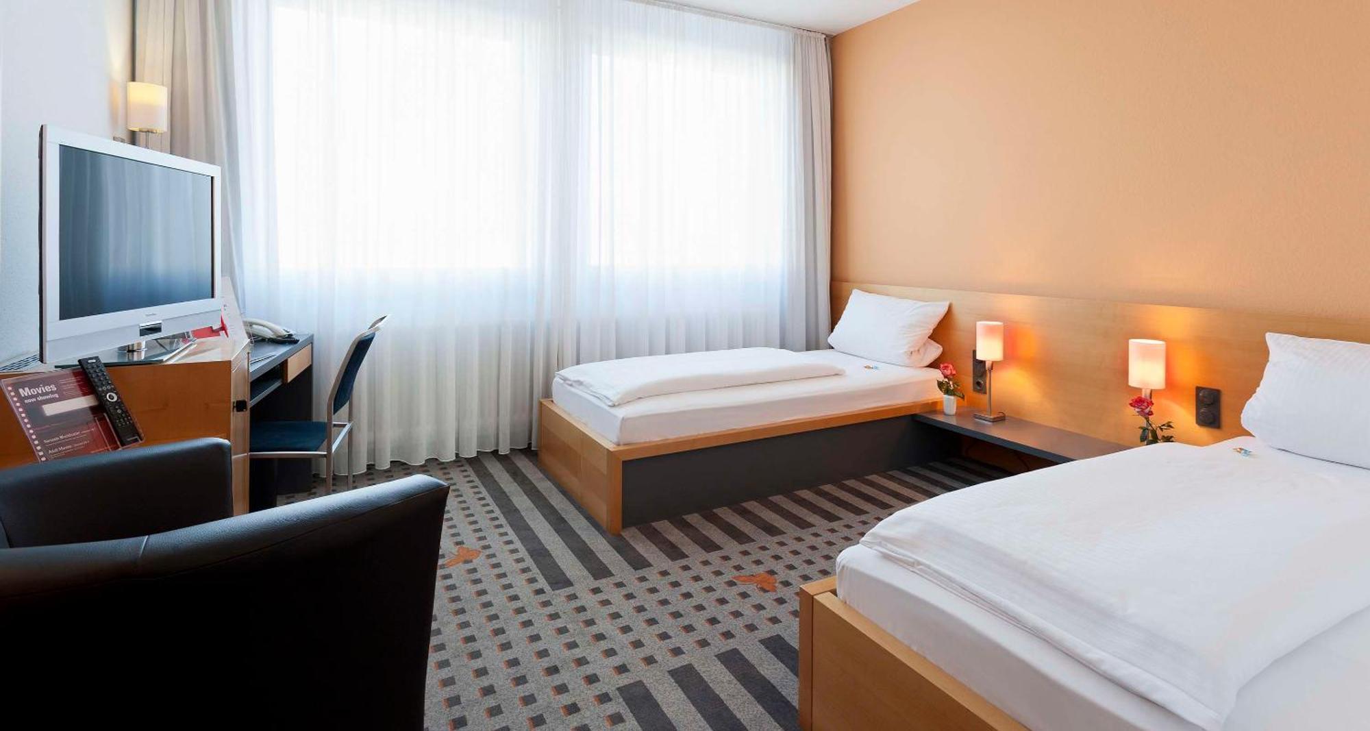 Best Western Hotel Am Europaplatz Koenigsbrunn Ngoại thất bức ảnh