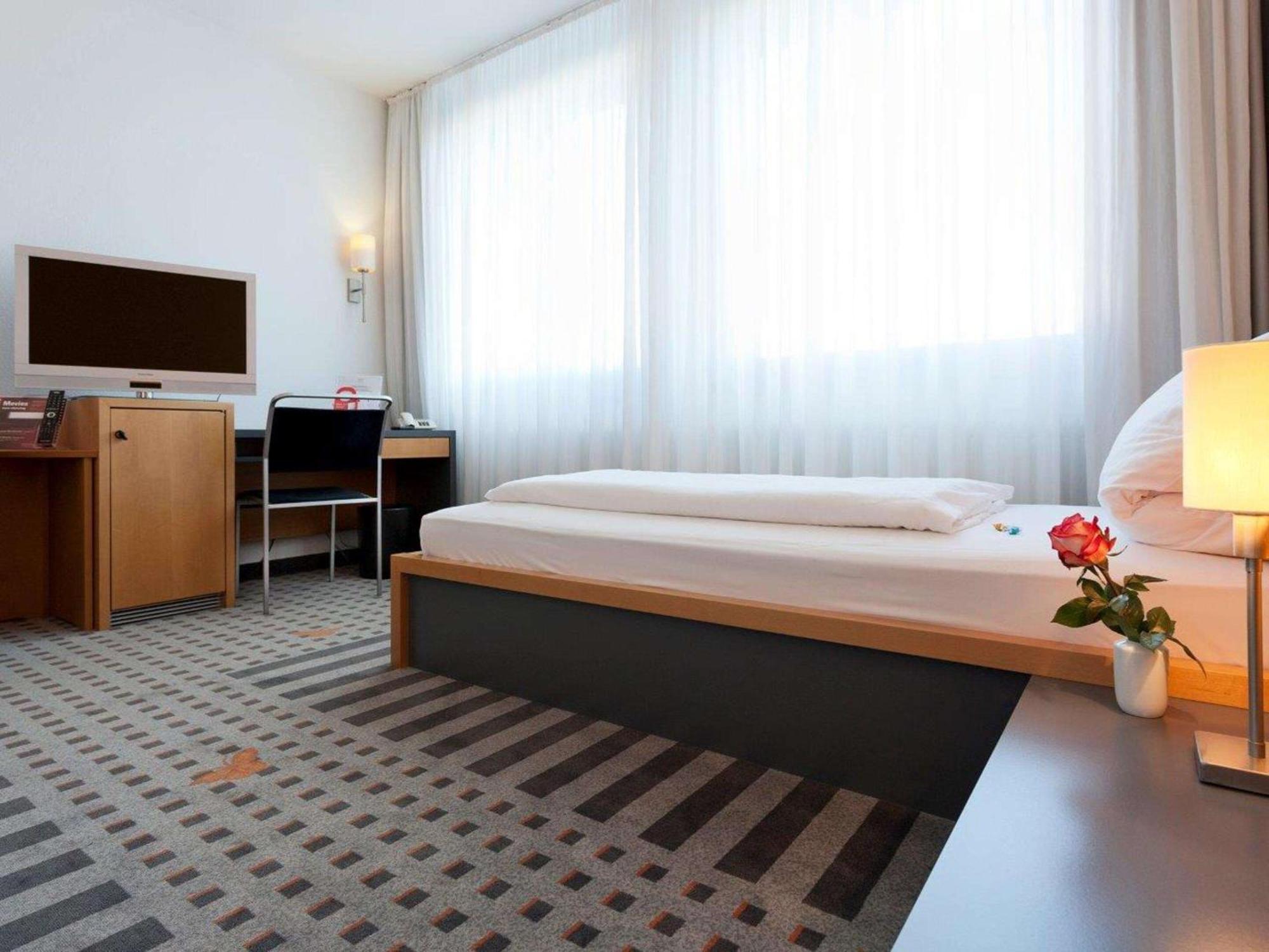 Best Western Hotel Am Europaplatz Koenigsbrunn Ngoại thất bức ảnh